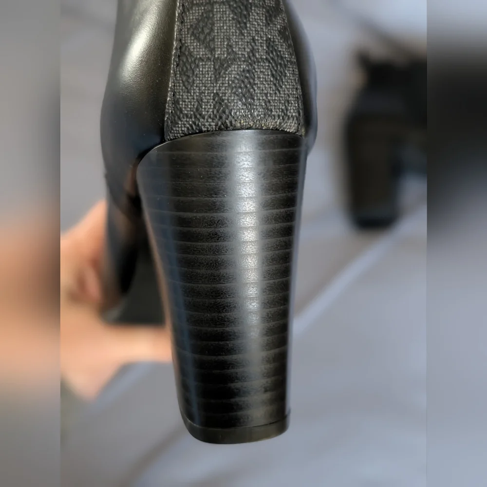 Michael Kors Classic Black Leather Block-Heel Ankle Boots Size 8 Monogram NEW
